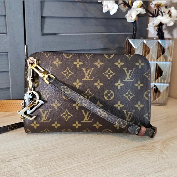 Authentic LOUIS VUITTON Monogram Orsay Clutch Crossbody Bag - Picture 1 of 15